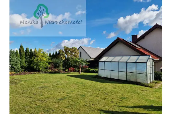tczewski, Tczew, Lubiszewo Tczewskie, Krótka, Wolnostojący dom z widokiem na jezioro w pobliżu lasu